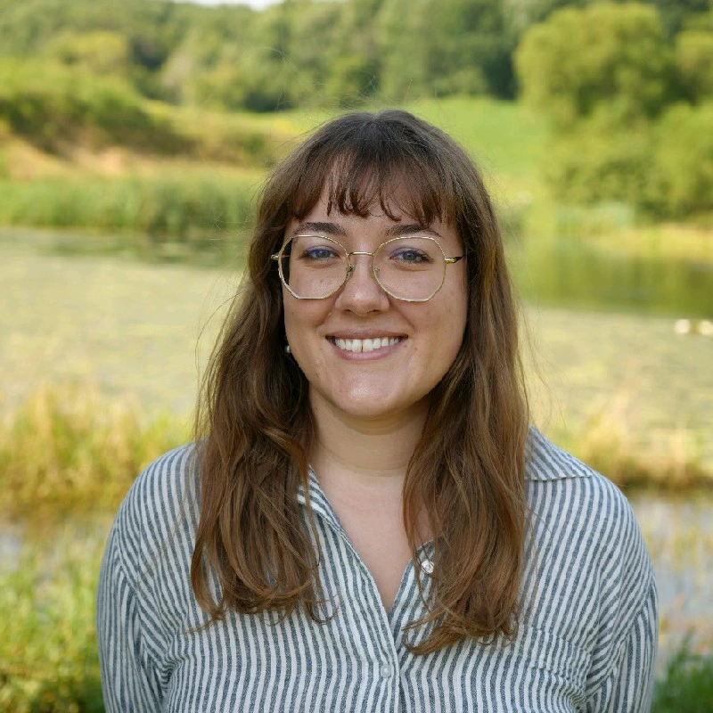 Erin Headshot photo